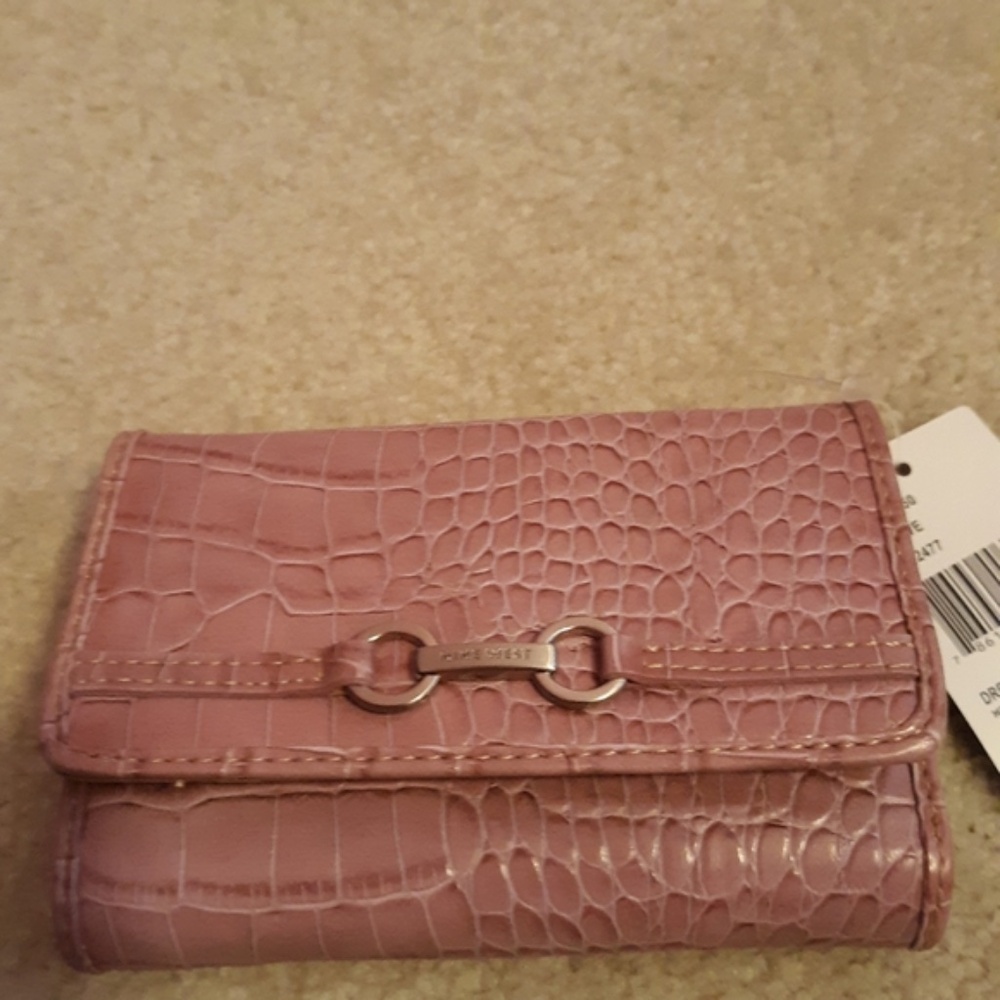 Nine West Crocodile Pattern Wallet Organizer